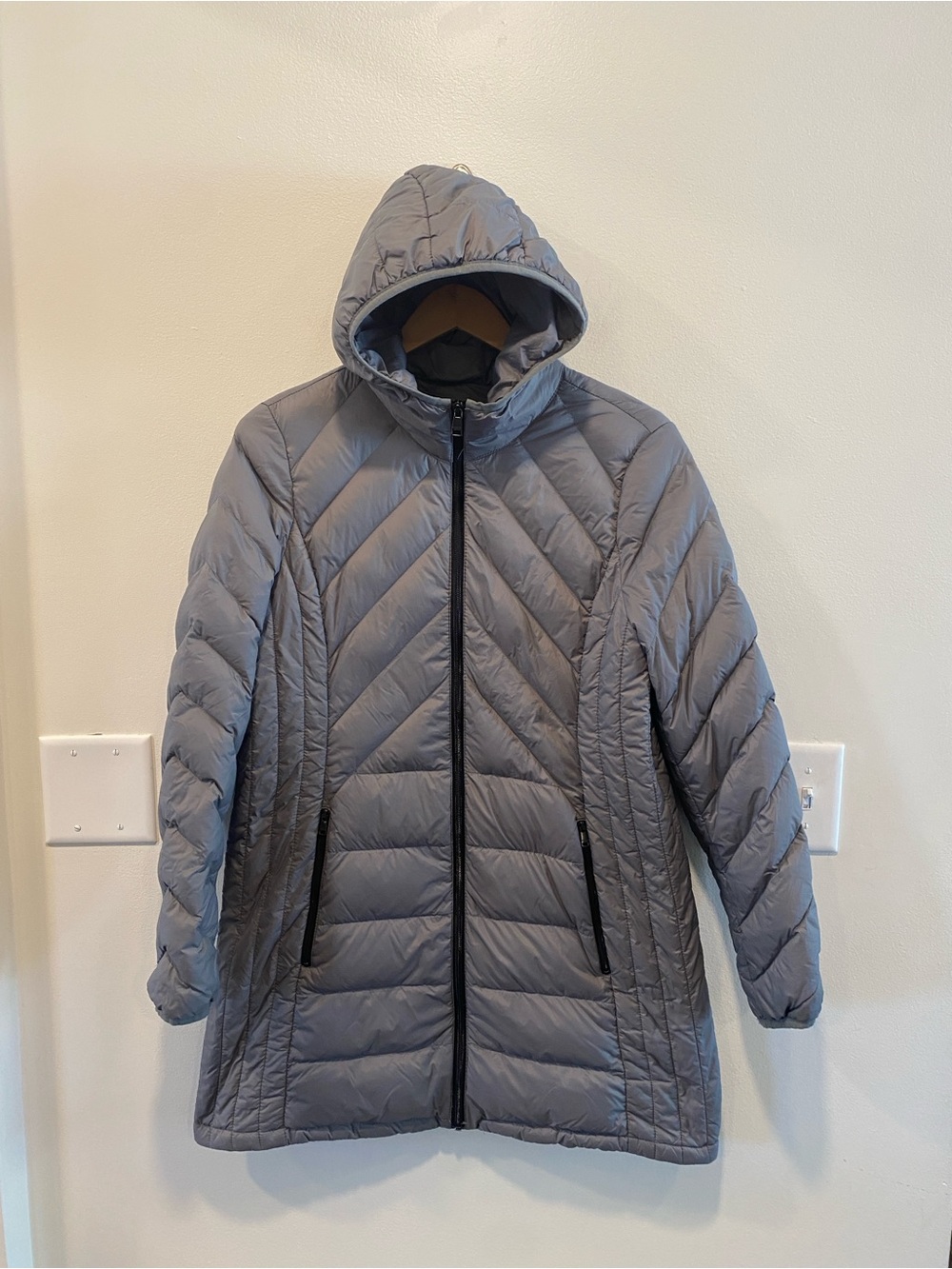 London fog women’s down hooded parka size medium lightweight packable